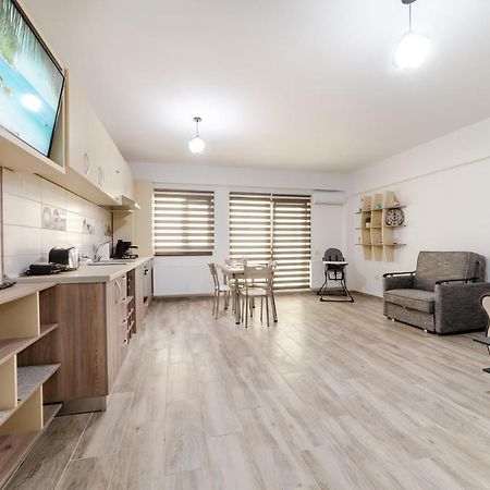 Derya Suites - Mamaia Nord Năvodari Exteriör bild