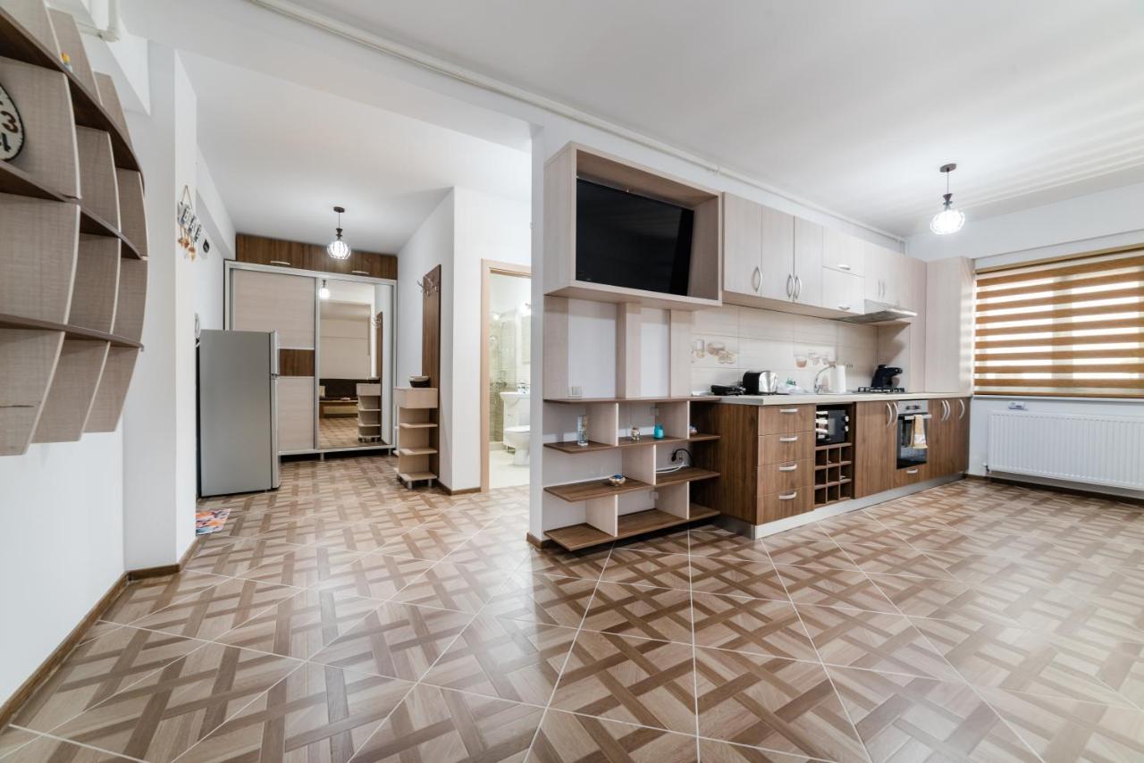 Derya Suites - Mamaia Nord Năvodari Exteriör bild