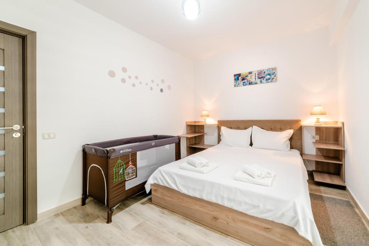 Derya Suites - Mamaia Nord Năvodari Exteriör bild