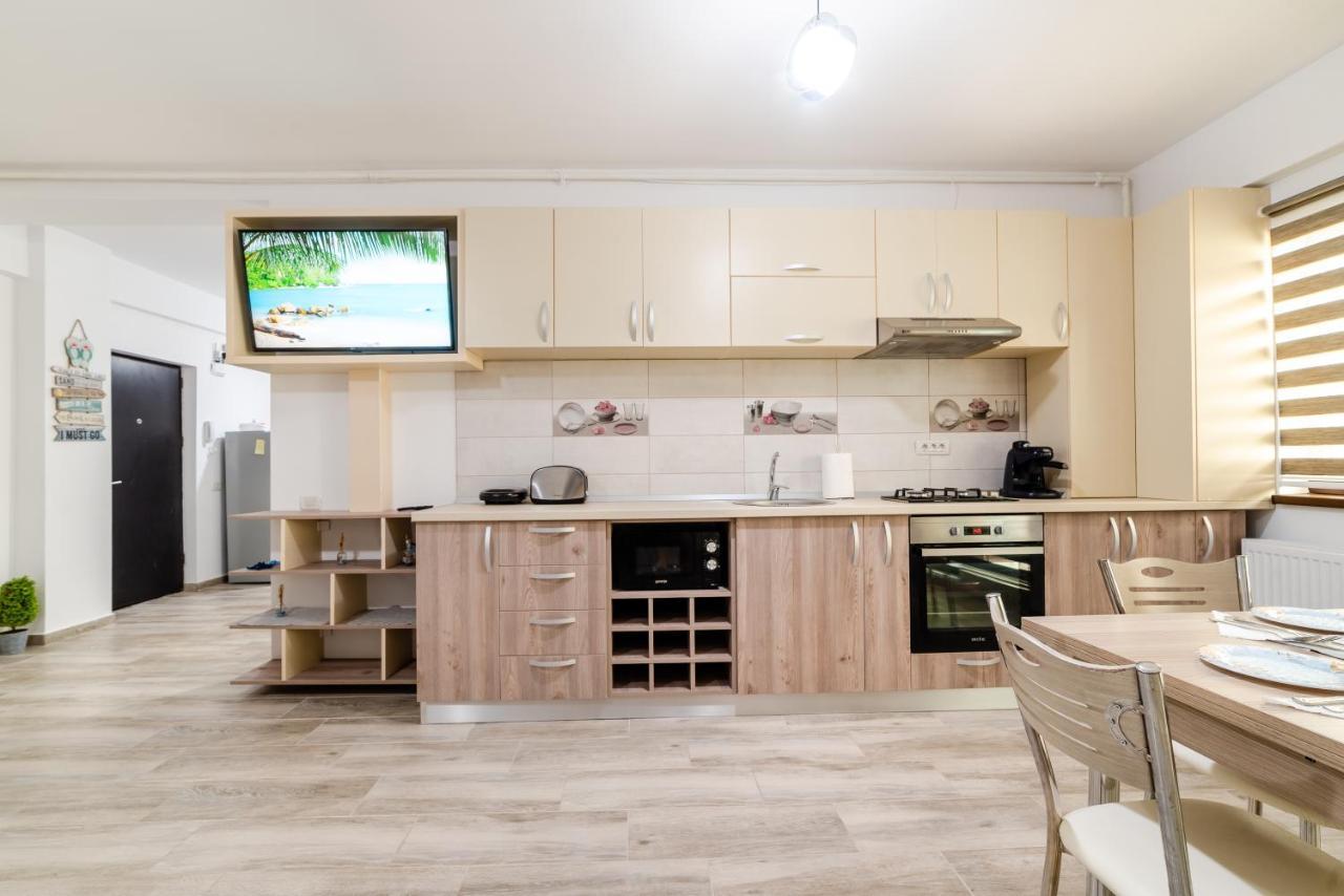Derya Suites - Mamaia Nord Năvodari Exteriör bild