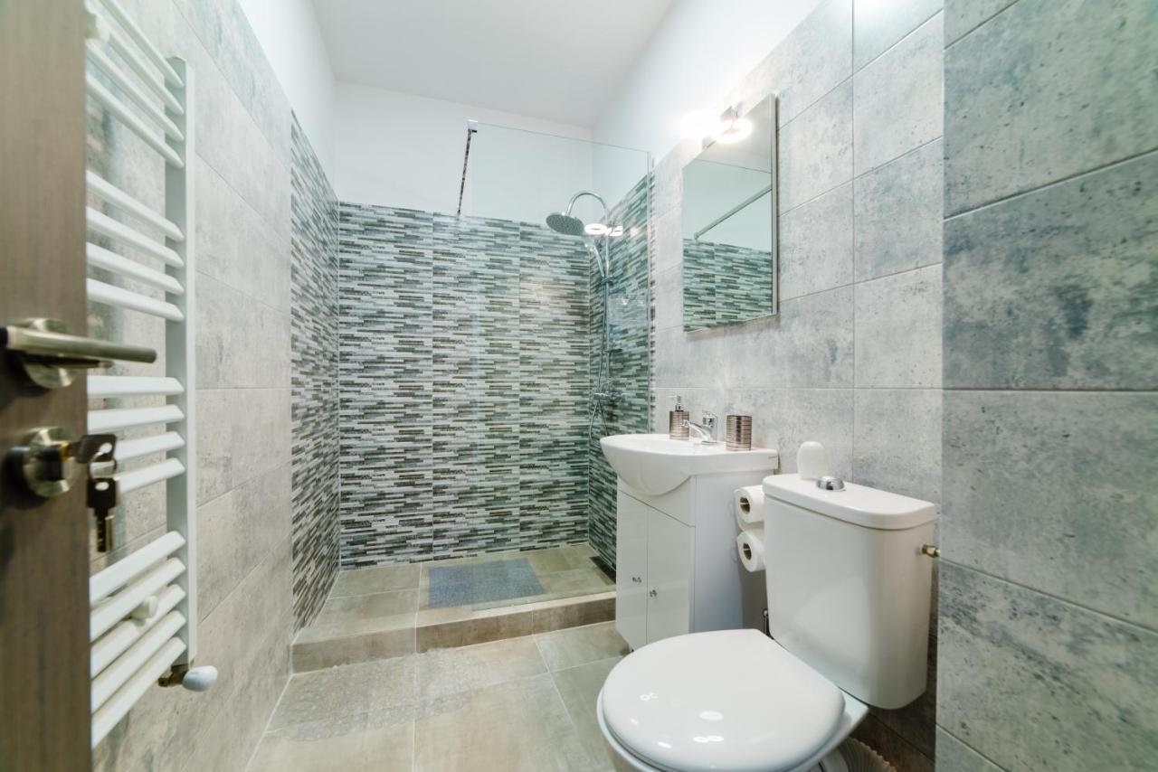 Derya Suites - Mamaia Nord Năvodari Exteriör bild