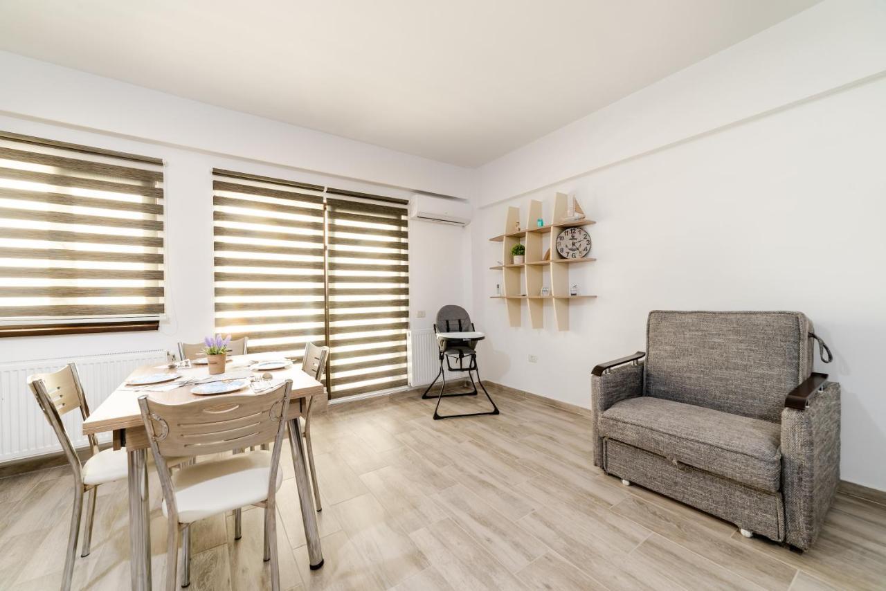 Derya Suites - Mamaia Nord Năvodari Exteriör bild