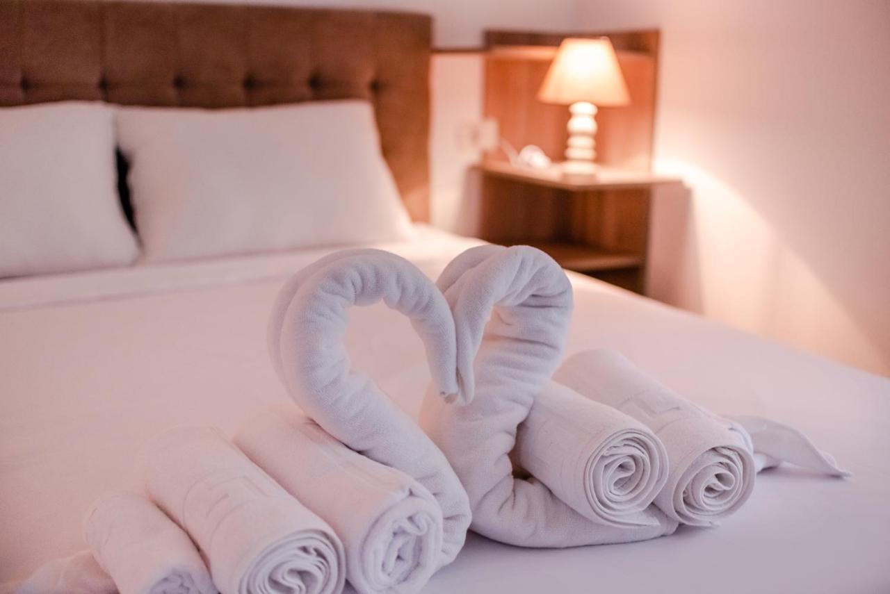 Derya Suites - Mamaia Nord Năvodari Exteriör bild