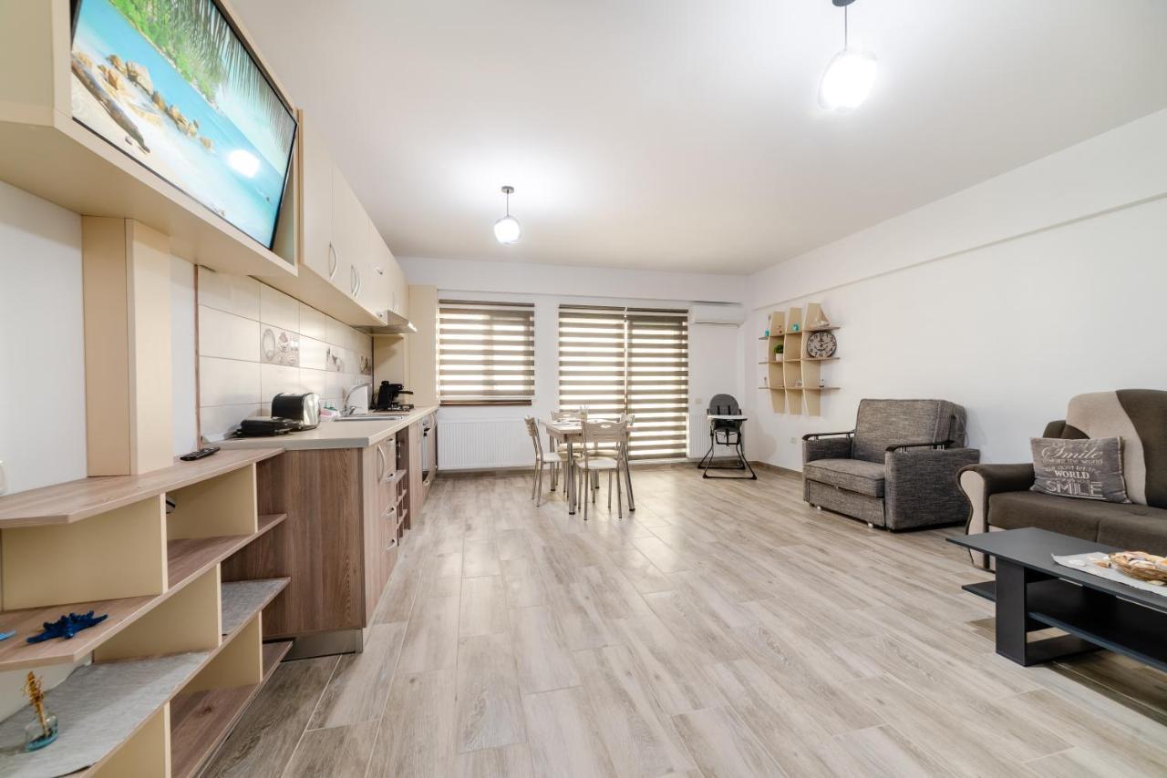 Derya Suites - Mamaia Nord Năvodari Exteriör bild